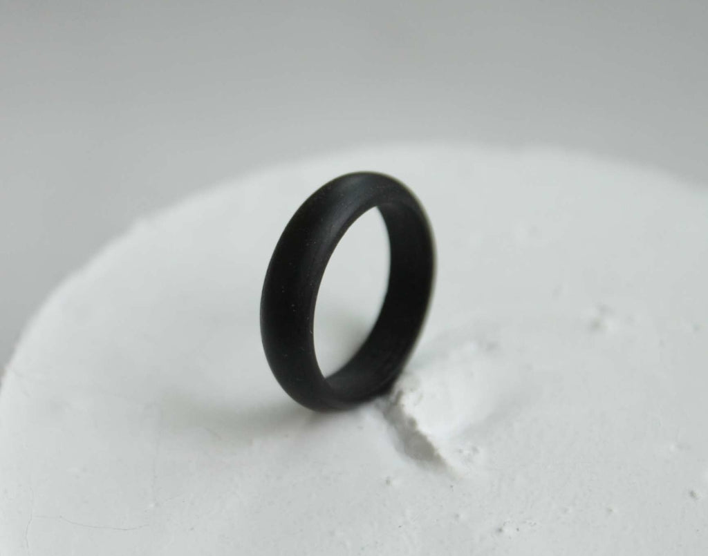 Black concrete ring "Infinity"